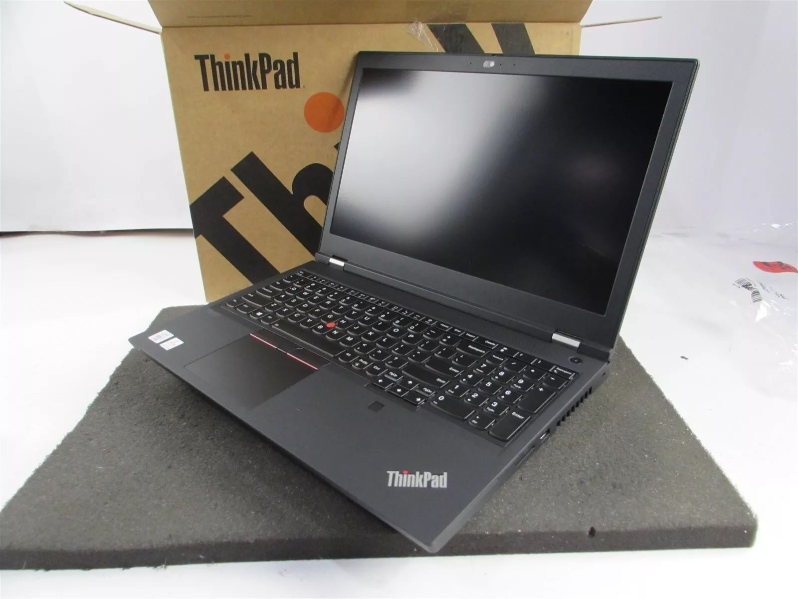 Windowsノート本体 ThinkPad P15 Gen1 Core i7 10850H P15_Gen_1_NIB_-_1.jpg?v=1733337538